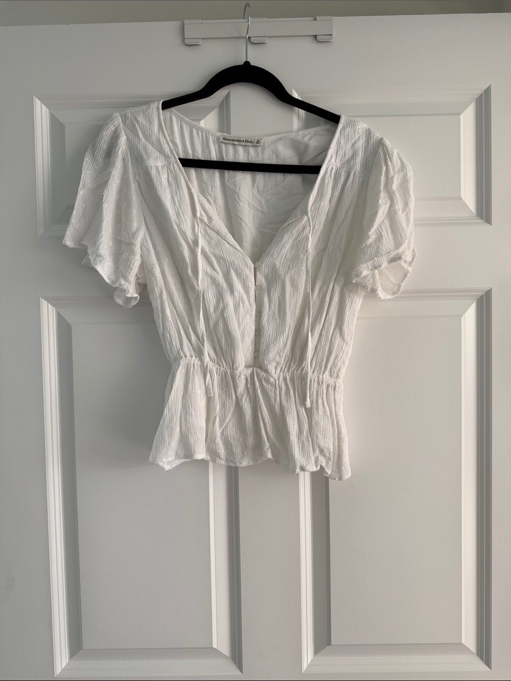 Women’s Abercrombie Peplum V-Neck Flutter Sleeve Top - NWOT